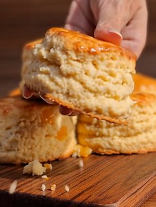 Scons de Naranja • 60 gr Manteca • 60 gr Azúcar • 250 gr Harina Leudante • 2 cditas. Polvo de Hornear • 1 Huevo • Ralladura 1 Naranja • 50 ml Jugo Naranja 📌 Receta completa y detallada, consejos y notas aquí 👇 | Amor a la Cocina