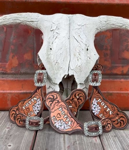 Custom Leather Spur Straps: Style and Functionality