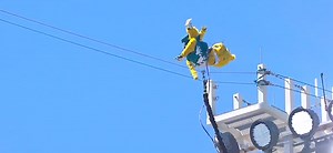 Jaguars' Jaxson De Ville Mascot Jumped From The Top of The Stadium In A Terrifying Move Before Game (VIDEO)