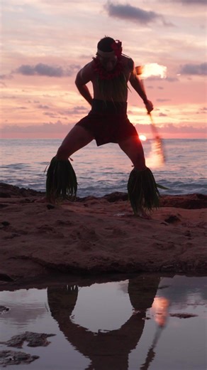 KAULA is an immersive Polynesian lūʻau experience on O‘ahu that 𝚠𝚎𝚊𝚟𝚎𝚜 together culture, storytelling, and spectacular performance in a setting unlike any other. Inspired by the Hawaiian word 𝚔𝚊𝚞𝚕𝚊—meaning to bind or weave together. The evening unites ancestral wisdom, ocean voyaging traditions, and modern artistry into a powerful shared journey. 🍹With food and drinks by Moani 🌬️The story told by @CNHA 🌴Taking place at @Ko Olina Resort ocean’s edge 🔊 Event production by Hawaii Sta