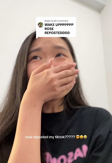 Emotional Reply to Comments from a Certified ROSÉ Girl