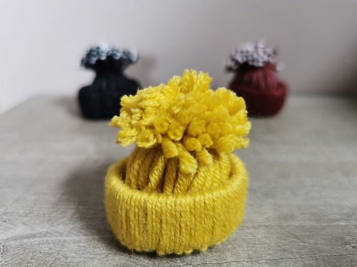 5 étapes suffisent pour coudre ce mini bonnet en laine