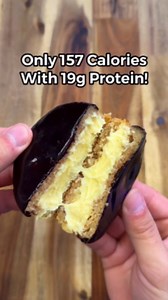 High Protein Boston Cream Donuts🍩 Only 157 Calories With 19g Protein💪🏼 👨‍🍳 @_aussiefitness (Per Doughnut - Recipe Makes 4) 157 Calories 12gC | 3gF | 19gP Ingredients: 50g Oat Flour (blended oats) 1.5 Tsp Baking Powder 15g Natural Sweetener (Natvia Gold Sweetener) 1.5 Tsp Cinnamon 1/2 Tsp Salt 1.5 Tsp Vanilla Extract 120g Vanilla Yoghurt (YoPro - can be substituted for any low fat greek yoghurt) 1 Egg Vanilla Custard Filling: 40g Vanilla Custard Powder (Muscle Nation Vanilla Protein Custard 