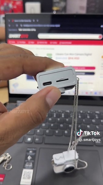 Mini cámara llavero 🤯 #minicamara #camarallavero #navidad #regalos #camara