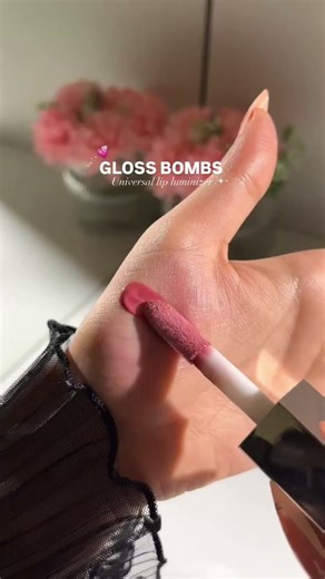 Gloss Bomb Lip Luminizer | Colors Queen cosmetic
