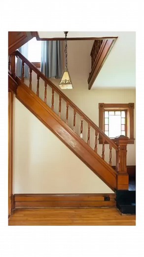 Front entry makeover! #beforendafter #diyhome #homemakeover #tiktokdiy #tiktokcanada #homehack #homerenovation