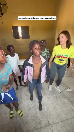 Learning how to dance with the girls.👯‍♀️❤️🇦🇴 #foryou