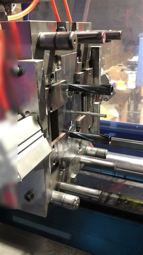 injection mold testing #InjectionMolds #PlasticMolds #InjectionMolds #HuangyanMolds #Automotivemolds