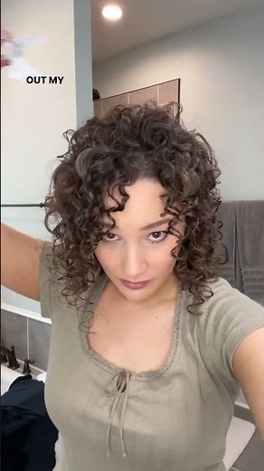 CURLY HAIR VOLUME! Root Clipping for Great Volume for your Loose Curls (Root Clips by Curl Keeper)