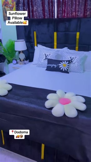 Decorative Sunflower Pillow: Style Your Space