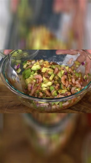 Celebrity Chef & TV host, Chuck Hughes breaks down one of his favourite recipes from his new cookbook ‘Chuck’s Home Cooking’. #cooking #meals #chuckhughes #cookbook