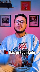 ”¿Skate o rap? Chad Muska no eligió: lo hizo todo.” En los 2000, Chad Muska no solo reventaba las calles con su tabla… también andaba con un parlante al hombro sonando rap pesado, pantalones anchos y actitud de barrio. Muska fue más que un skater: fue estilo, música, calle y rebeldía. Fundó su propio proyecto de Hip Hop, colaboró con leyendas como Biz Markie y dejó huella en los videos más icónicos del skate. En este Día Internacional del Skate, celebramos a un ícono que rompió fronteras entre e