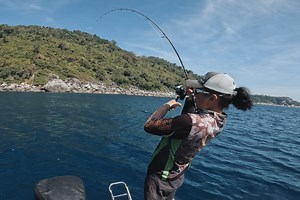 5.7K views · 2.4K reactions | Indeed an interesting change up from the usual light jigs when targeting Coral Trout. Utilising the BONE OCEAN THUG Light Casting OTLC701M (PE 1.5-3) model, paired with the Zerek Cavalla 115 (45g) heavy sinking minnow, Paul Low allowed the lure to completely sink to the seabed. After a couple of retrieves, the strike is on! #BONEFishingWorld #BONEOceanThug #LightCasting | BONE Fishing World | Facebook