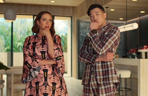 ‘Loot’: Nicholas Starts His First Day as Molly’s New ‘Top-Top’ (Exclusive Clip)