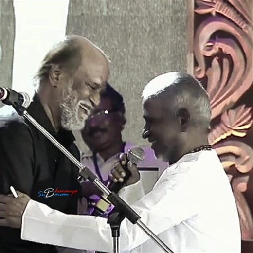 The legend's respect towards the Divinity is Infinity - Music 🎶 is Divine 🙏🏻 #Rajinikanth𓃵