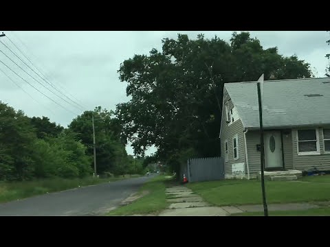 (Childhood “Home Street” of EMINEM) 19946 Dresden St. Detroit, Michigan, U.S.A. 🇺🇸