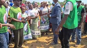 K7,000.00 CASH DONATION TO KAUMBWE CONSTITUENCY....PETAUKE 19. 11. 2020 Fellow comrades, patriots and partners in our mission to foster development to all the areas of our vast province, it is my rare privilege and honour to make a cash donation of K7,000.00 on behalf of my family and indeed my own behalf to Kaumbwe Constituency to assist towards logistics in the ongoing voter registration. I do admire the work in the community and the diligent efforts locals are putting in to ensure no eligible