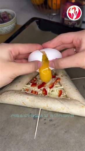 Easy to make triangle pizza