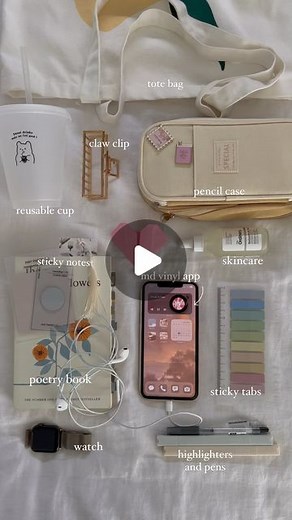 Kan on Instagram: "Another day another flatlay  ft @md_vinyl_app You know me, can’t let an opportunity to be aesthetic✨ pass me by, how cute is this record player music widget though!"