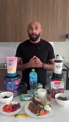 Ramadan 1800 calories diet 🌙 SUHOOR (Pre-Fast Meal) 40g oats 70g berries 1 scoop whey 200ml unsweetened almond milk 390–410 kcal 32–34g protein ✅ Slow digesting carbs ✅ High protein ✅ Keeps hunger stable longer 🌅 IFTAR (Breaking Fast) 2 dates Mixed fruit (approx 150g) Clear whey isolate Creatine (0 kcal) Electrolytes (minimal kcal) 260–300 kcal 20g protein ✅ Fast-absorbing carbs ✅ Rehydration ✅ Protein immediately to protect muscle 🍛 Main Meal Homemade lamb curry (lean lamb, minimal oil, appr