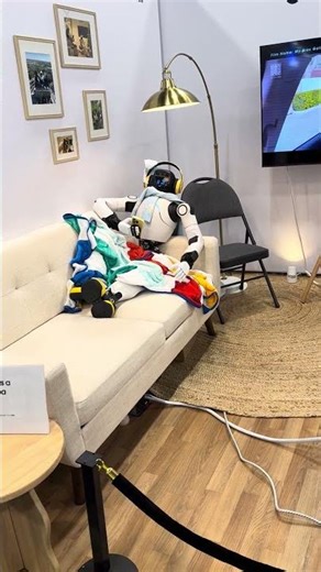 ‪@IntBot_AI‬ seems eager to take over the world!