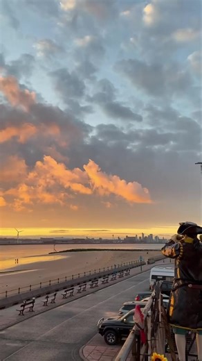 52K views · 183 reactions | Captain spied a glorious Merseyside sunrise this morninghave a great day folks. Credit Rose Leckey from the captains lookout. | The Black Pearl New Brighton | Facebook