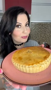78K views · 699 reactions | A @lais.cintra vai te ensinar a fazer uma massa de torta com apenas 2 ingredientes! Fácil demais, né? | Tastemade Brasil | Facebook