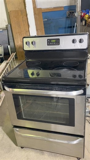 1.8K reactions · 14 shares | Performing a component level repair on a stove circuit board with a bad relay. #HandsomeOrHandy | Anthony Reimnitz | Facebook