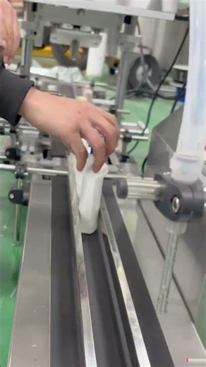 Shoe cleaner, desk style single head filling machine, capping machine # Filling machine