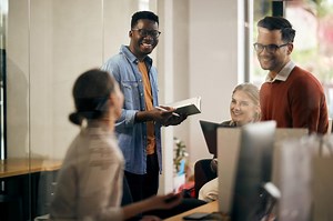 7 个最佳杂志封面制作软件可帮助您生成定制封面 - FlipHTML5