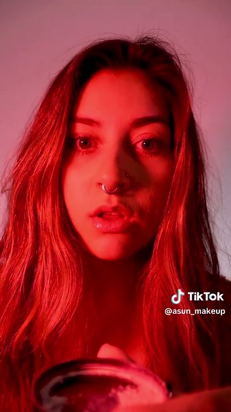 Respuesta a @sunshinyghost el trend ya me gustaba, pero esta versión de @Priscilla Grihim me vuela la cabeza. POR FIN os traigo una nueva emoción/sentimiento; amenaza. Más adelante os hablaré de ella ❤️✨ POOOOOR CIERTO, mirad qué ojitos amarillos más bonitos me hacen las lentillas