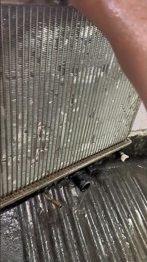 How to tell if your radiator is clogged #mechanics #cars #workshop