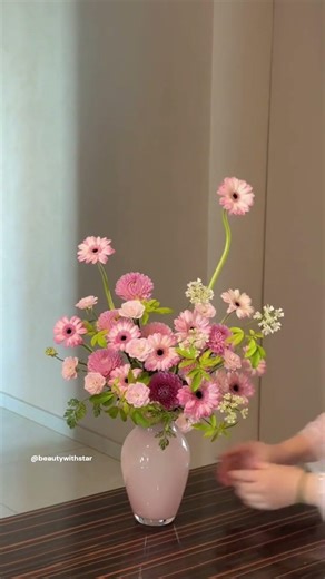 Beautiful and Simple Flower Arrangement Tutorial