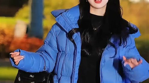 100277896320----波司登25年冬泡芙羽绒服女士90绒加厚脱卸帽宽松短款慵懒风外套