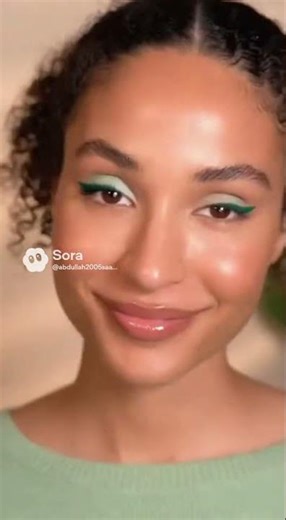 Green eyeshadow technique