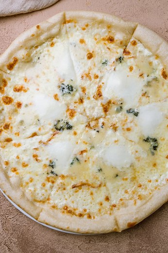 10 Minute Creamy Garlic White Pizza Sauce Recipe
