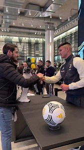 La visita allo stadio, al J Museum e poi l’incontro con i nostri Fan Club e J Member ✍️🤩 Che giornata, Charly! ⚪️⚫️ | Io,noi & la Vecchia Signora Juventus