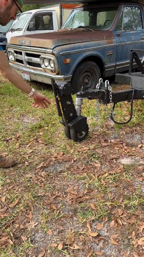 Drill powered 12,000 lb trailer mover! 2 speed gearbox with auto braking and it can be used with a hand crank. This is quicker, safer, and more precise than always hooking up the truck or tractor to shuffle trailers. @trailervalet MV PRO - $999 #trailer #construction #towing | TOOLS by Design