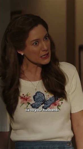 Sometimes moms have their secrets. 🤫 #GeorgieAndMandy #comedy #shorts #tvshow