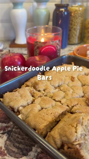 Snickerdoodle Apple Pie Bars recipe