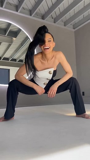 Amanza Smith on Instagram: "Dancing into this week in @fashionnova Wearing: Fine dining jumpsuit in BLK/WHT"