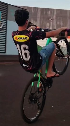 Se inscreve aí💚🙏🏻 #charliebrown #244 #edit #grau #graudebike #viral #explore #fyp #strangerthings