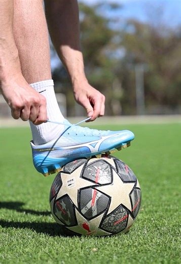 Shooting Practice with Mizuno Alpha III Elite FG Boots