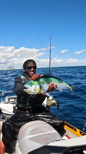 How to Clean & Cook Mahi-Mahi in 30 seconds 🤝🏿 #saltlife🎣 #SeadooLife #Fishing #Cooking #CatchandCook #MahiMahi #MahiFingers