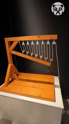 Leonardo's Lifting Machine! | Crafty Panda