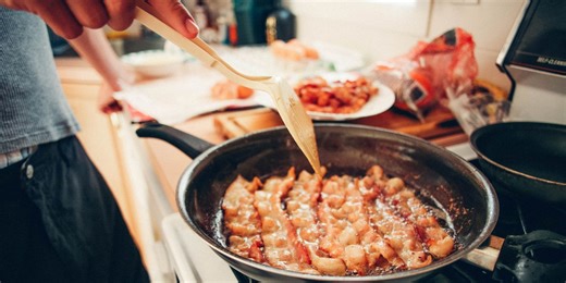 Does Eating Bacon Really Increase Dementia Risk? Experts Weigh In
