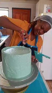 How to ice a cake with finowhip