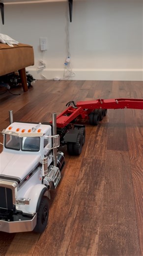 This RC Peterbilt is a BEAST! 🚛🔥