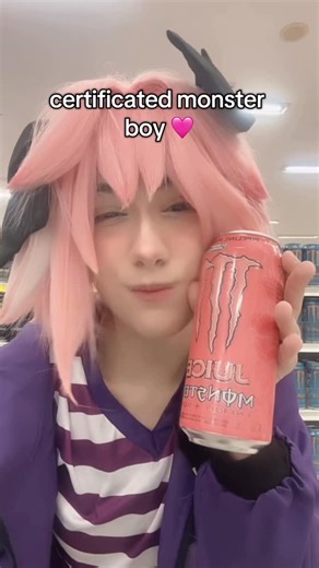 Kusanagi on Instagram: "Monster energy + Astolfo 🩷⚡️ . #cosplay #femboy #astolfo #animetrap #astolfocosplay"