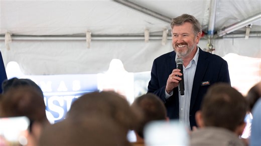 Thomas Massie recounts 2020 threat from President Trump during campaign launch